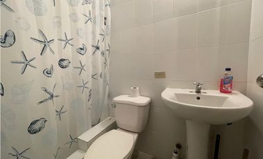 SE ALQUILA LOCAL EN PEDREGAL PH GOLDEN PARK DE 80M CON AIRE A.