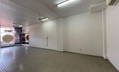 SE ALQUILA LOCAL EN PEDREGAL PH GOLDEN PARK DE 80M CON AIRE A.