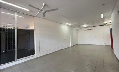 SE ALQUILA LOCAL EN PEDREGAL PH GOLDEN PARK DE 80M CON AIRE A.