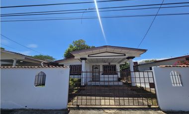 Alquiler de casa amoblada en Villa Dorada, Chitré