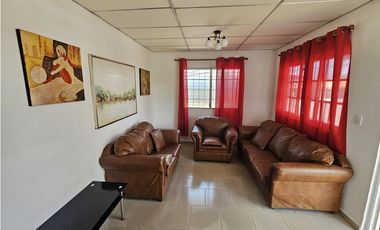 Alquiler de casa amoblada en Villa Dorada, Chitré