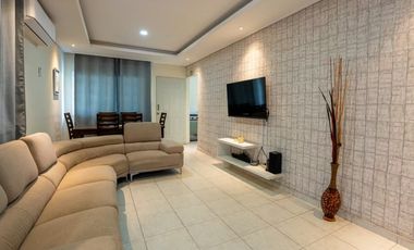 ALQUILER DE HERMOSA CASA DE 225M2 EN EL CRISOL A.Q.