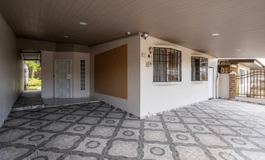 ALQUILER DE HERMOSA CASA DE 225M2 EN EL CRISOL A.Q.