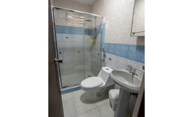 ALQUILER DE HERMOSA CASA DE 225M2 EN EL CRISOL A.Q.