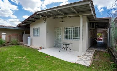 ALQUILER DE HERMOSA CASA DE 225M2 EN EL CRISOL A.Q.