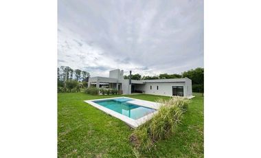 Casa 3 Dormitorios, Barrio privado Catalinas Country