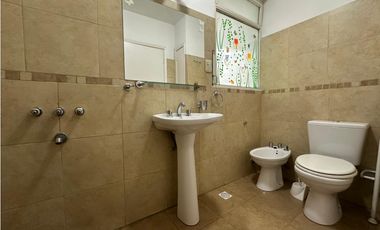 ALQ - AMPLIO DPTO 2 DORM + ESC - CON BALCON - 105M2