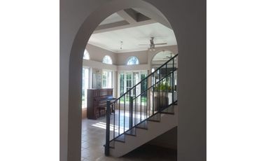 CASA EN VENTA – ZONA MAIPÚ / RUTA 12