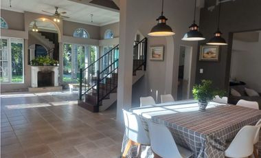 CASA EN VENTA – ZONA MAIPÚ / RUTA 12