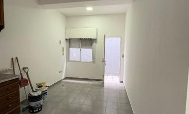 Departamento Tipo Casa en alquiler en Lanus Este