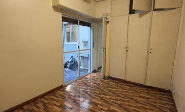 2 AMBIENTES CON PATIO RECICLADO PLANTA BAJA