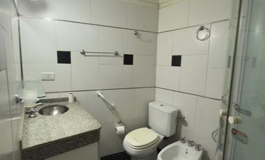 2 AMBIENTES CON PATIO RECICLADO PLANTA BAJA