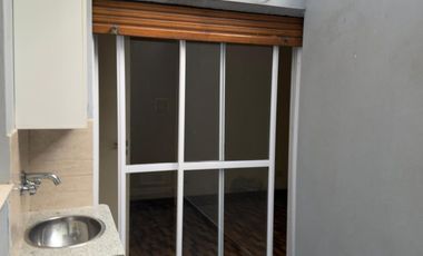 2 AMBIENTES CON PATIO RECICLADO PLANTA BAJA