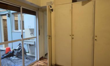 2 AMBIENTES CON PATIO RECICLADO PLANTA BAJA