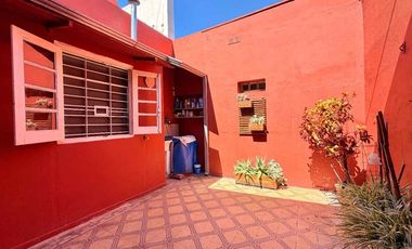 SE VENDE CASA CON PILETA + DPTO INTERNO
