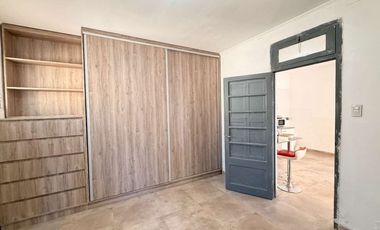 SE VENDE CASA CON PILETA + DPTO INTERNO