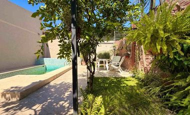 SE VENDE CASA CON PILETA + DPTO INTERNO