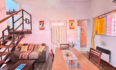 SE VENDE CASA CON PILETA + DPTO INTERNO