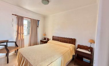 SE VENDE CASA CON PILETA + DPTO INTERNO