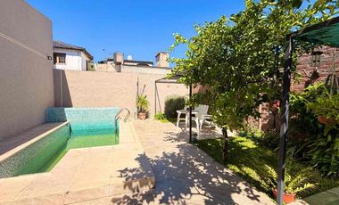 SE VENDE CASA CON PILETA + DPTO INTERNO
