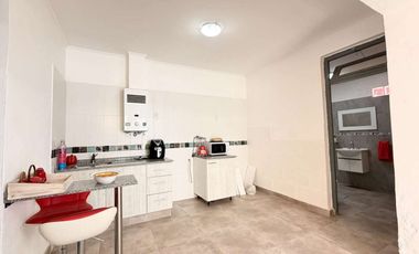 SE VENDE CASA CON PILETA + DPTO INTERNO