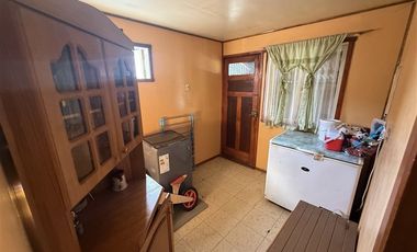 Local Comercial en Venta en Casa en Avda Colón con Local comercial y Cabañas Puerto Varas