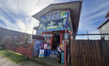 Local Comercial en Venta en Casa en Avda Colón con Local comercial y Cabañas Puerto Varas