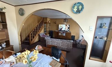 Local Comercial en Venta en Casa en Avda Colón con Local comercial y Cabañas Puerto Varas