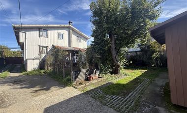 Local Comercial en Venta en Casa en Avda Colón con Local comercial y Cabañas Puerto Varas