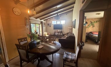 Local Comercial en Venta en Casa en Avda Colón con Local comercial y Cabañas Puerto Varas