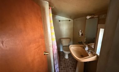 Local Comercial en Venta en Casa en Avda Colón con Local comercial y Cabañas Puerto Varas