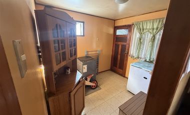 Local Comercial en Venta en Casa en Avda Colón con Local comercial y Cabañas Puerto Varas