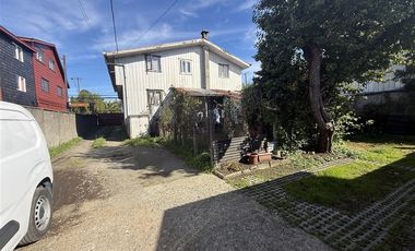 Local Comercial en Venta en Casa en Avda Colón con Local comercial y Cabañas Puerto Varas