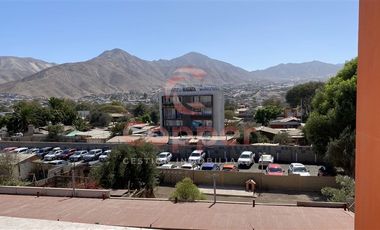 Departamento en Arriendo en Edificio Marhona, entre Salas y Vicuña Mackena