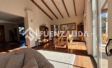 Casa en Venta en Curacaví