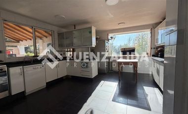 Casa en Venta en Curacaví