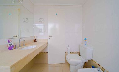 2 ambs luminoso. Amenities. Cochera cubierta