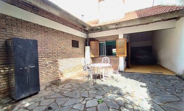 CASA 4 AMB  EN VENTA VILLA ADELINA JARDIN PILETA