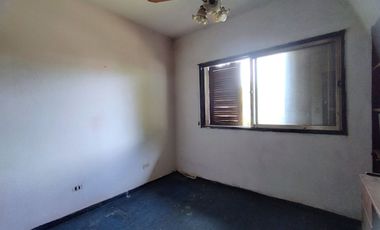 CASA 4 AMB  EN VENTA VILLA ADELINA JARDIN PILETA