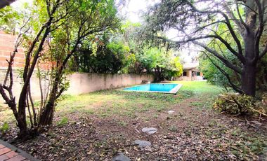 CASA 4 AMB  EN VENTA VILLA ADELINA JARDIN PILETA