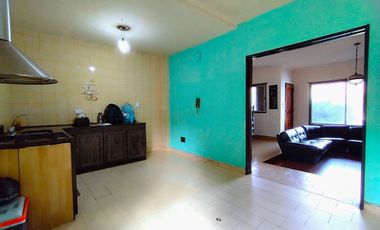 CASA 4 AMB  EN VENTA VILLA ADELINA JARDIN PILETA