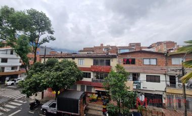 Oficina-Local en Arriendo Ubicado en Envigado Codigo 821