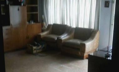 Vende casa 3 ambientes amplios  con entrada de auto y fondo