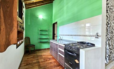 Casa de 4 dormitorios, dependencia, playroom, jardin y piscina