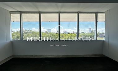 Oficina en alquiler con cartel en Vientos del Delta, Nordelta