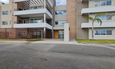 Departamento con parque propio - Venta  - Haras del Sur III