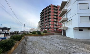 Departamento de 3 ambientes con cochera Frente al Mar Zona Norte