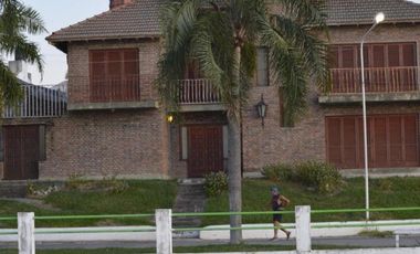 Hermosa Casa con vista al Río en Esquina, Corrientes