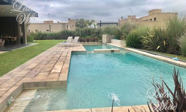 Casa con pileta en venta - Lagos de Canning, Esteban Echeverría