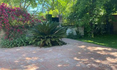 CASA EN VENTA PARA VIVIENDA FAMILIAR O DESARROLLO MULTIFAMILIAR-- MAROTO PROPIEDADES